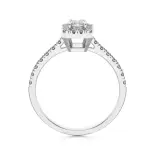 Pierścionek z prostokątnym diamentem